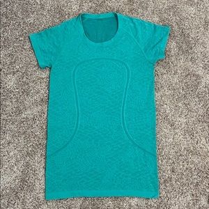 EUC lululemon top